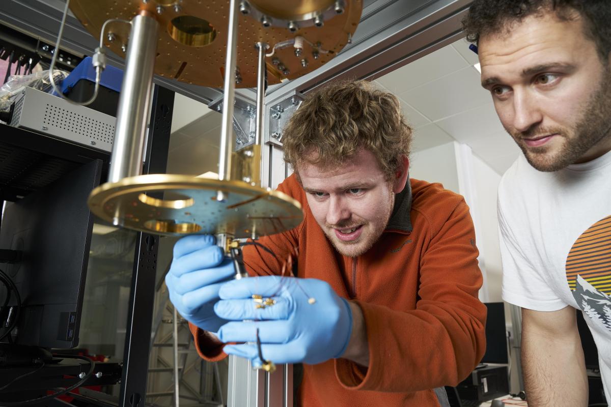 The Cryo-CMOS project The Cryo-CMOS project